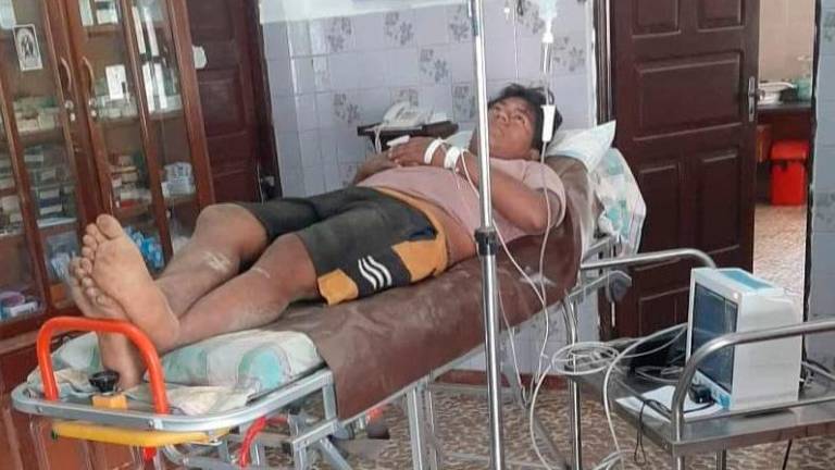 En Santa Cruz, avasalladores se enfrentan con trabajadores de Santagro, hay unos tres heridos de bala