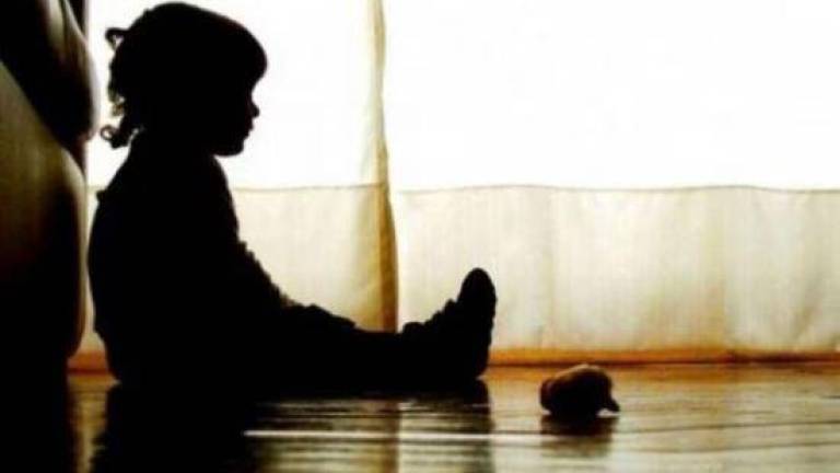 Madre entregaba a su hija a violadores a cambio de dinero; hay 6 detenidos