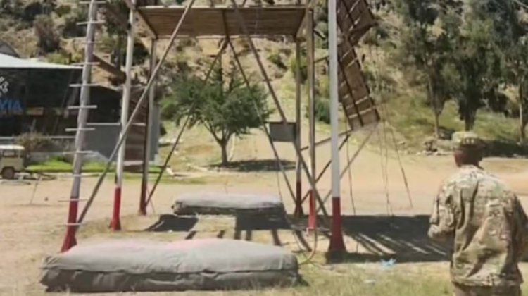 Hallan 7 omisiones en práctica militar, alertan que designación política afecta a las FFAA