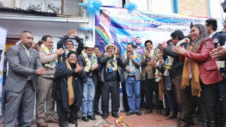 En plena pugna del MAS y el prorroguismo de dirigentes, Arce avanza en el control de 4 sectores