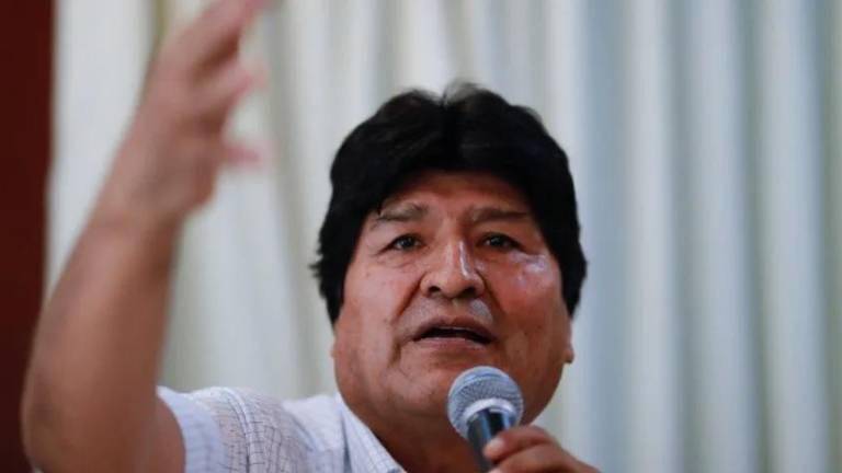 Evo dice que militares le informan “en detalle” y cree que le quieren “montar algo”