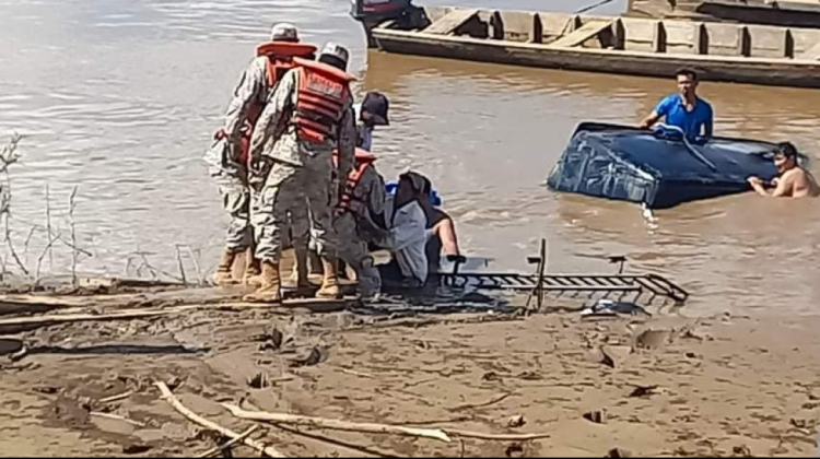 Tragedia: Cae un vehículo al río Mamoré y deja cuatro personas fallecidas
