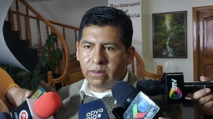 Vocal del TSE observa 4 irregularidades en contratación para actualizar el biométrico