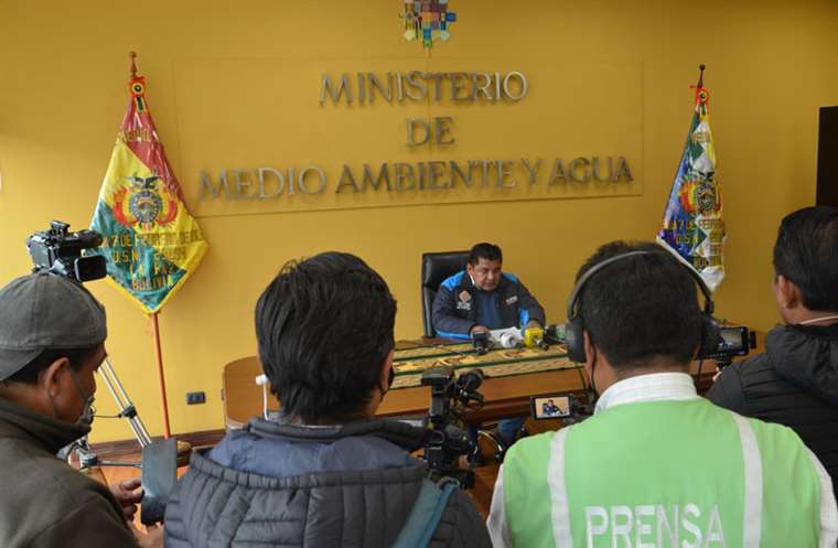 Fiscalía acepta la denuncia por presunta colecta de coimas en el Ministerio de Agua
