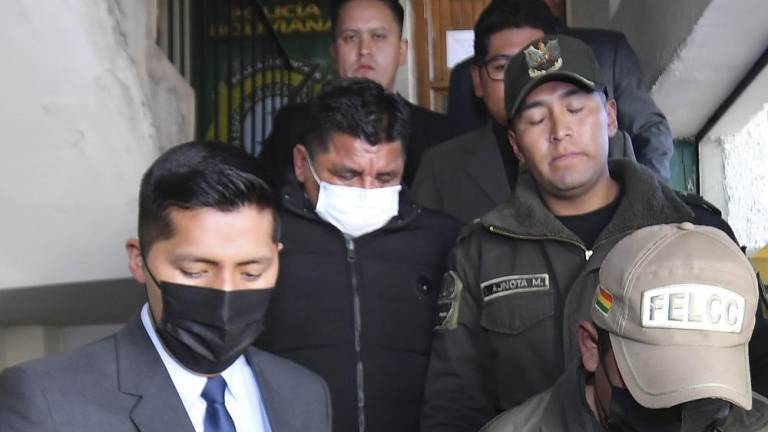 Justicia envía a prisión al exministro Santos y hay empresas en la mira