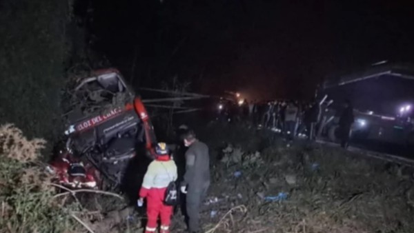 20 los muertos y 39 heridos es el saldo del accidente en la carretera Cochabamba-Santa Cruz