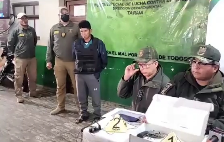 Policía aprehende a sujeto que disparó en la cara a un taxista en la zona de Loma de Tomatitas