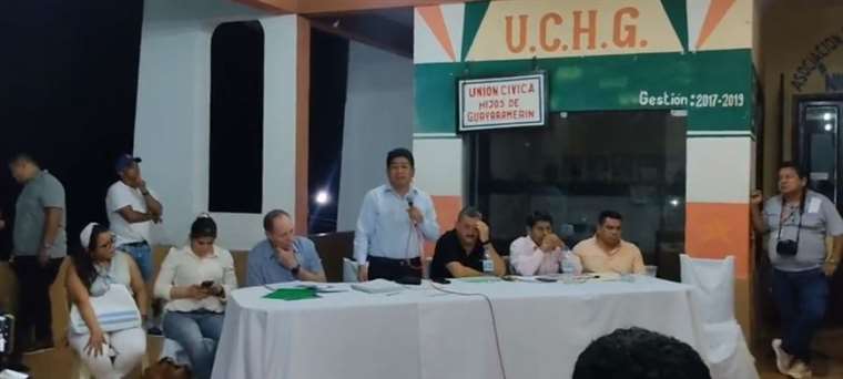 Fracasa reunión del Gobierno en Guayaramerín y la población impide salida de autoridades
