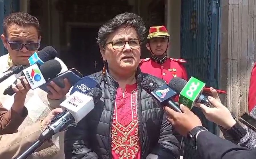 Gobierno descarta feriado por el Cabildo y aclara que funcionarios podrán asistir a cuenta de vacación
