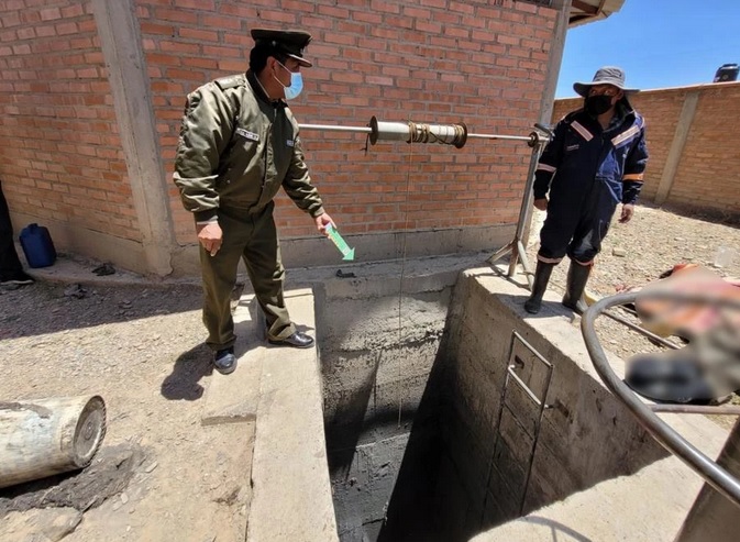 Investigan por homicidio culposo el deceso de cuatro personas en un pozo de aguas residuales en Oruro