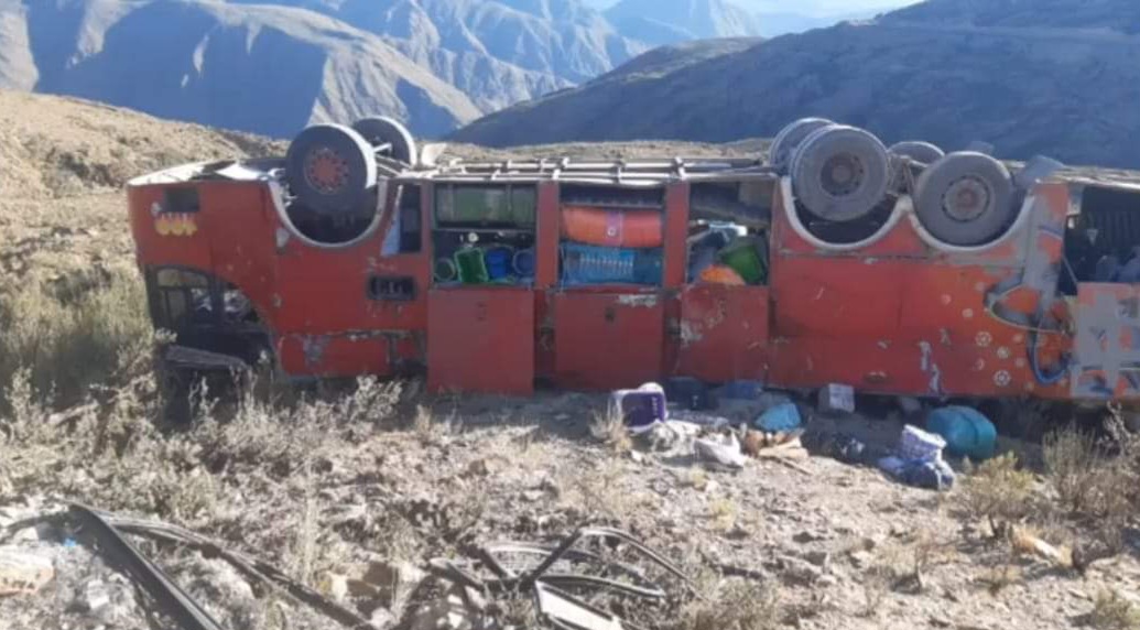 Seis personas fallecidas y 13 heridas tras accidente de flota Narváez de Tarija