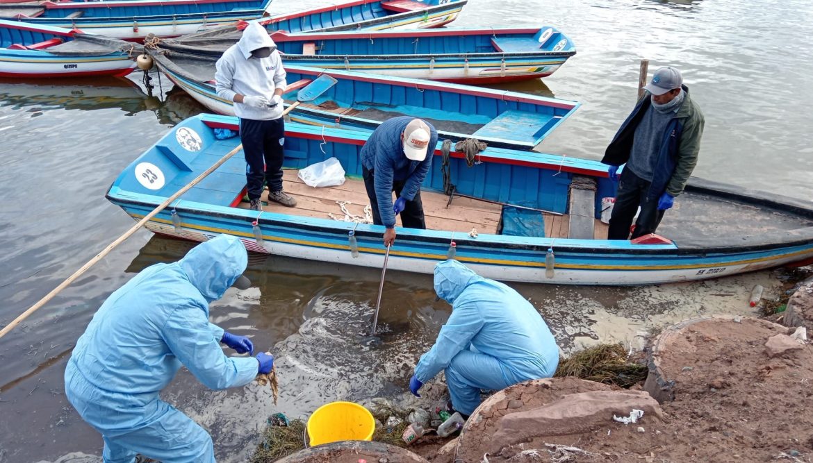 Derrame de 20.000 litros de aceite vegetal en el río Desaguadero genera alarma por contaminación ambiental
