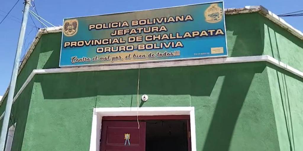 Oruro: linchan a un hombre que fue acusado de robar partes de un auto, según la Fiscalía