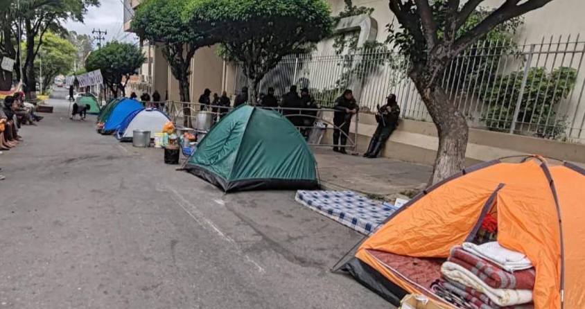 ‘Evistas’ se repliegan de Sucre para retornar el lunes con “cientos de cocaleros”; la Policía analiza plan de refuerzo