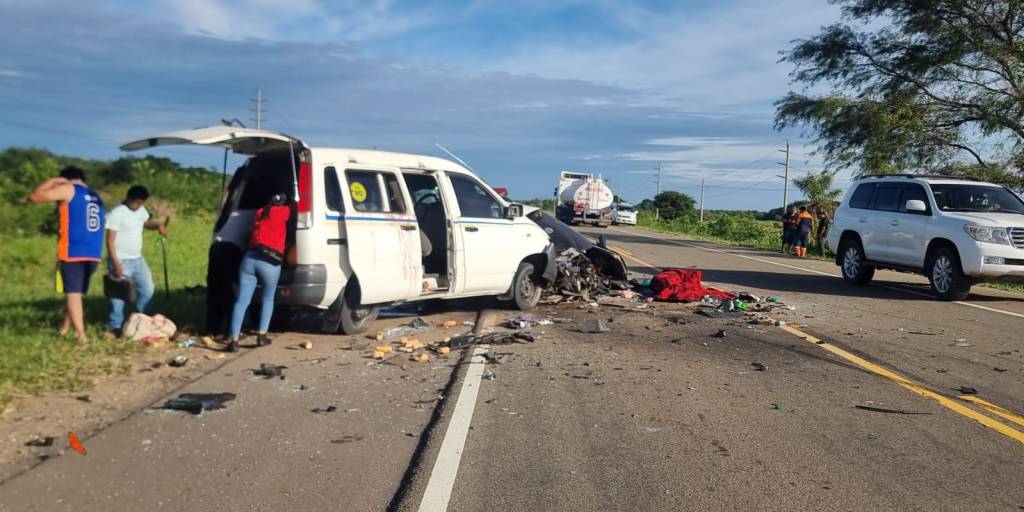Al menos tres muertos tras choque frontal entre dos vehículos en la ruta Santa Cruz – Camiri