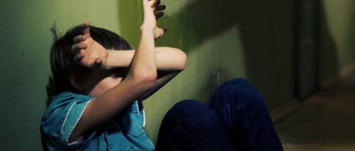 “Mami, ya no le pegues”: el clamor de una niña que grabó a su mamá golpeando a sus hermanos pequeños
