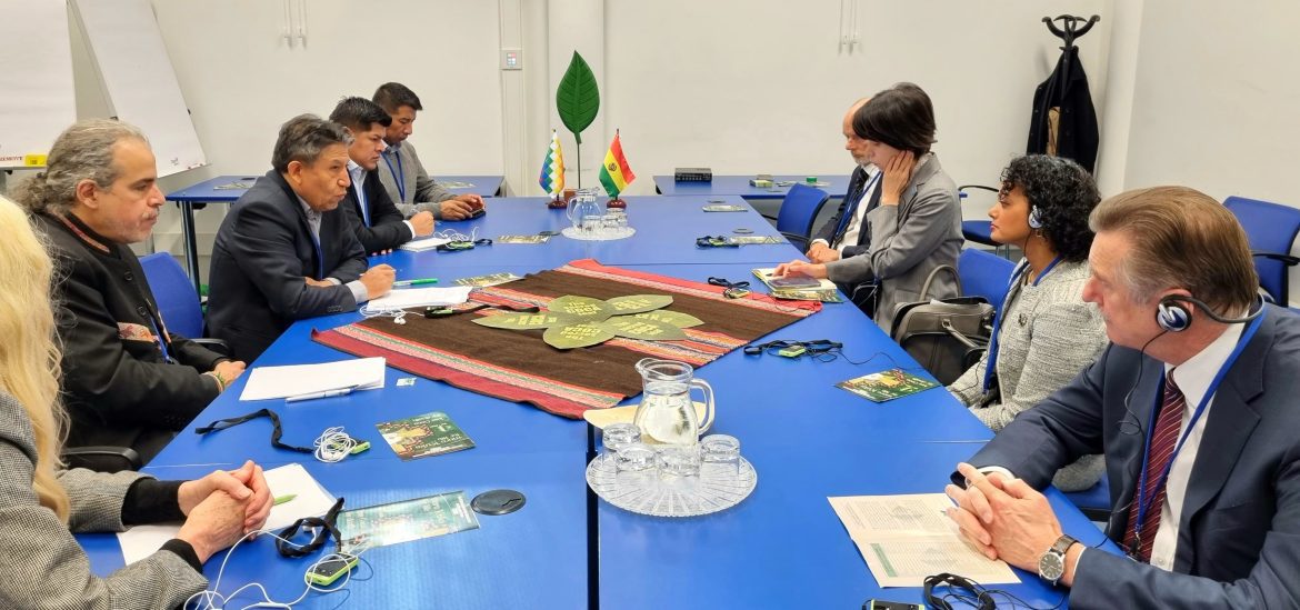 OMS anuncia a Bolivia que en octubre se desarrollará la primera reunión abierta para avanzar en el examen crítico de la hoja de coca