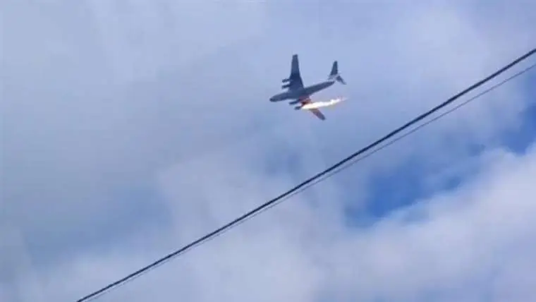Se estrella un avión militar ruso con 15 personas a bordo