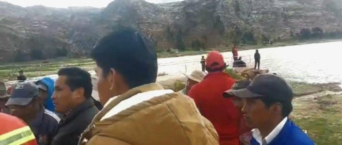 Estudiante muere ahogado tras saltar a una laguna para rescatar a su compañero que cayó de una lancha
