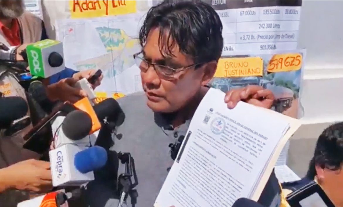 Diputado formaliza denuncia contra el hijo del presidente por legitimación de ganancias ilícitas y tráfico de influencias