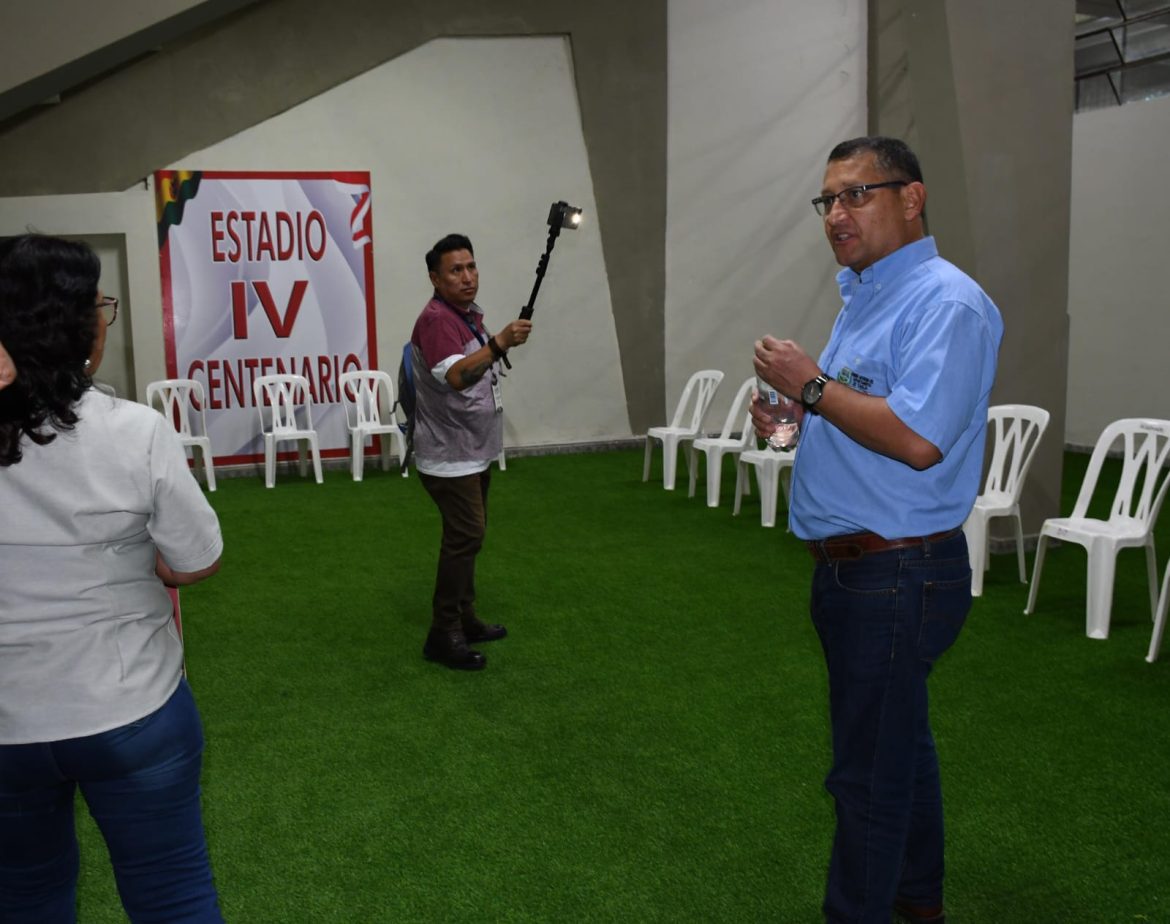 Gobernador Oscar Montes y FBF inspeccionaron el IV Centenario para verificar refacciones