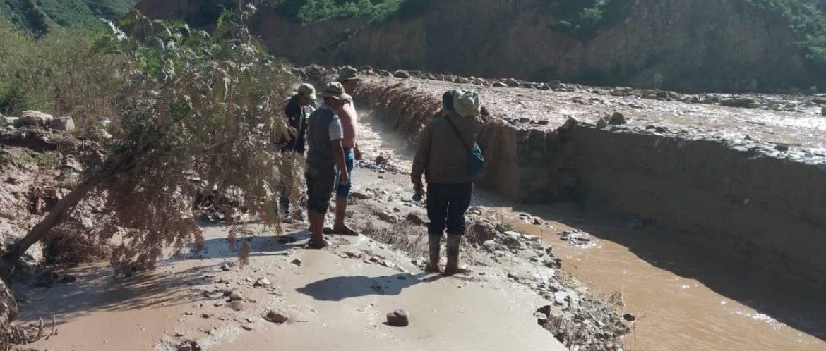 La granizada y riada en Arque provocó el colapso de unas 15 viviendas y la pérdida de varios cultivos