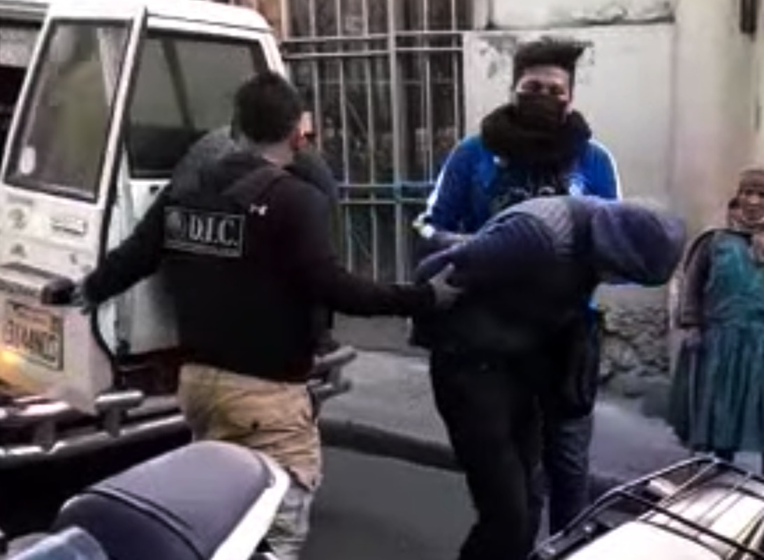 Un profesor acusado de violación y otro por abuso sexual, son enviados a la cárcel con detención preventiva