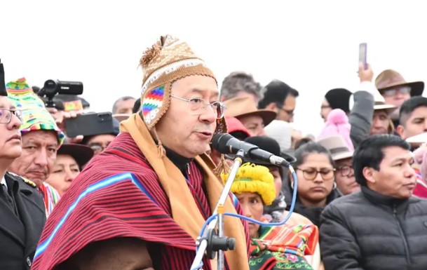 “Paz, tranquilidad y mayor producción”, entre los pedidos de Luis Arce en Tiwanaku