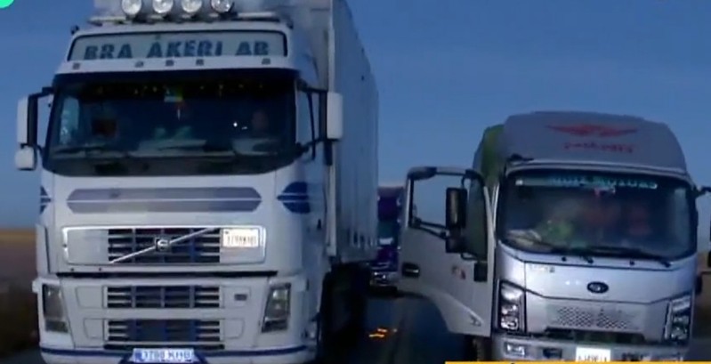 Transporte pesado inicia los bloqueos en demanda de dólares y combustible