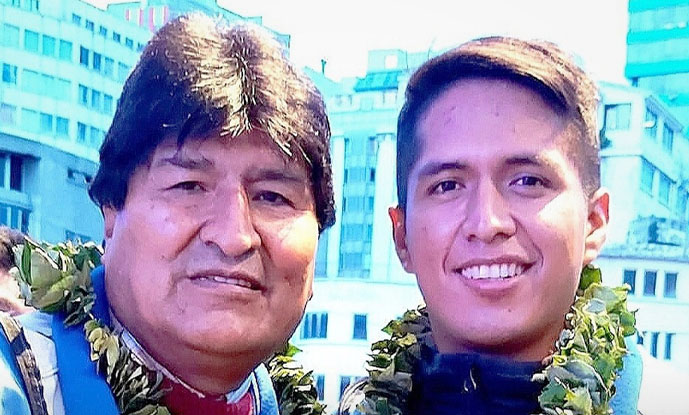 Analista afirma que el «gen traicionero» de Evo impedirá ascenso de Andrónico en el MAS