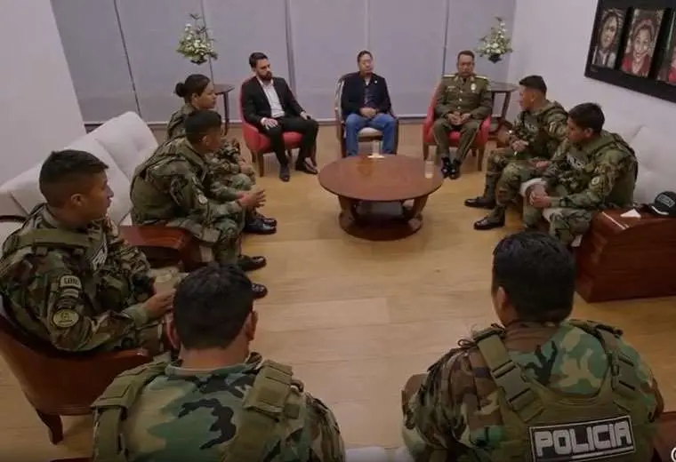 “Me dispararon tratando de quitarme la vida”: el presidente Arce recibe el testimonio de policías antidroga emboscados en el Trópico