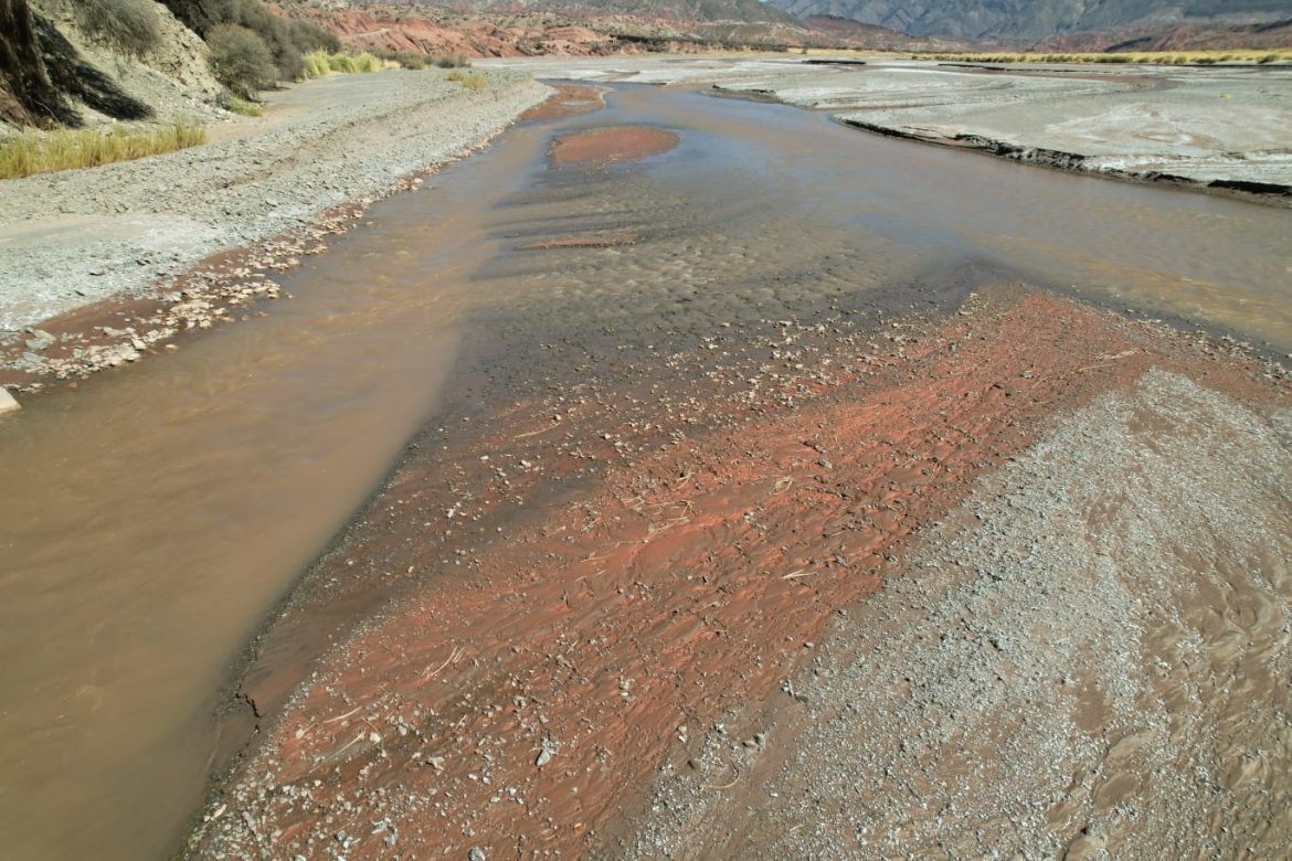 Gobernación de Tarija denuncia actividad minera que contaminó el río San Juan del Oro y afectó a 26 comunidades