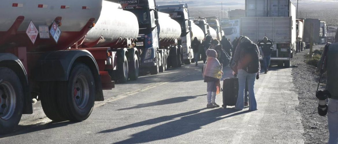 Transporte pesado advierte al Gobierno con un paro nacional en caso de que el dirigente Yujra no sea liberado