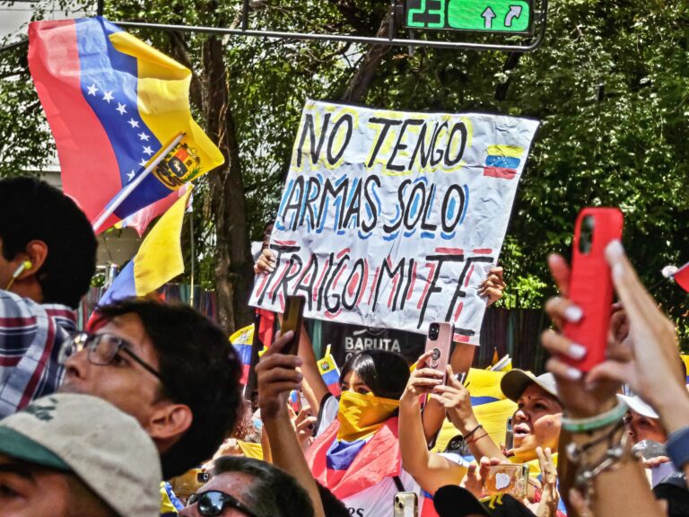Venezuela: Brutal represión del dictador Maduro escala en un intento por ahogar los reclamos ciudadanos