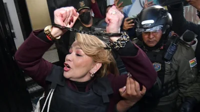 «Fue fraude, no golpe»: Jeanine Añez fue trasladada a juzgado de La Paz por el denominado ‘caso Golpe I’