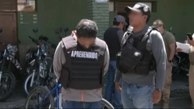 ¡Indignante! Un hombre apuñaló a su pareja delante de su exnovia