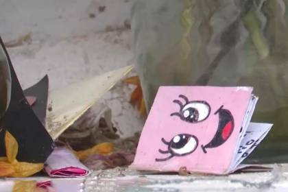 Una carta dejada en la tumba de su madre revela caso de abuso y maltrato en contra de dos niñas