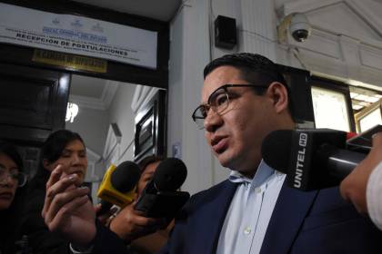 ¿Quién es Roger Mariaca, el nuevo fiscal general del Estado?
