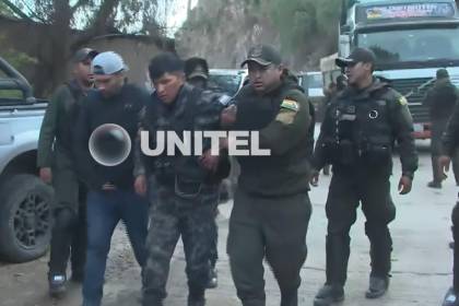 Rescatan a policía que estaba desaparecido tras los enfrentamientos en Capinota