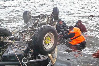 Tragedia en Potosí: Hallan el vehículo y los tres cuerpos sin vida de los jóvenes sumergidos en una laguna