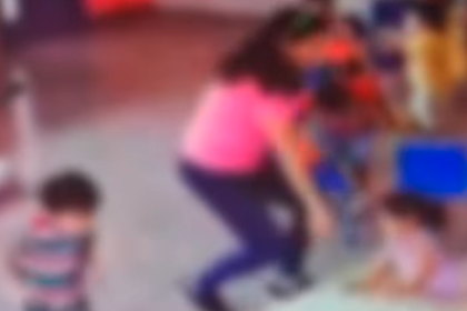 Dictan detención preventiva para una de las acusadas por golpear a niños en una guardería cruceña