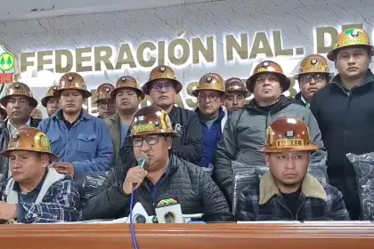 Ultimátum de cooperativas mineras: Dan plazo de 72 horas para solucionar la falta de combustible
