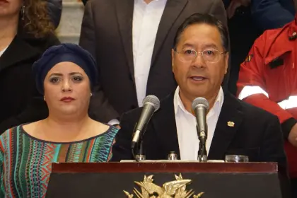 En medio de la crisis por combustible, Gobierno convoca a diálogo a órganos del Estado y partidos políticos