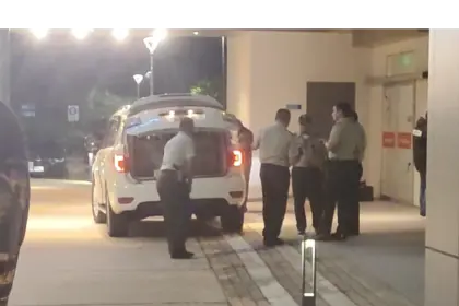 Balean a dos hombres en la zona del Cambódromo; uno de ellos recibió 12 disparos