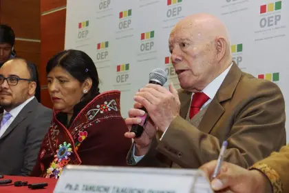 TSE: Hassenteufel fue elegido vicepresidente y ejercerá como presidente interino hasta que se designe a su sucesor