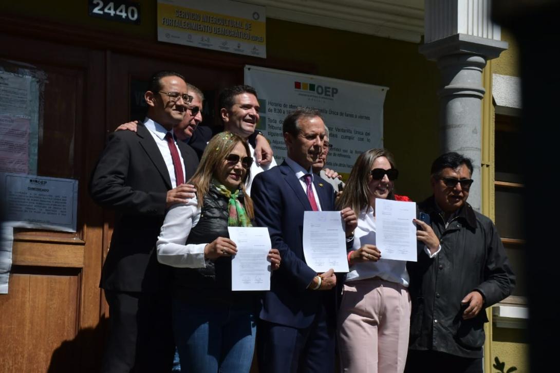 Tuto inscribe su alianza en el TSE y pide a Arce responder por dichos de Zúñiga