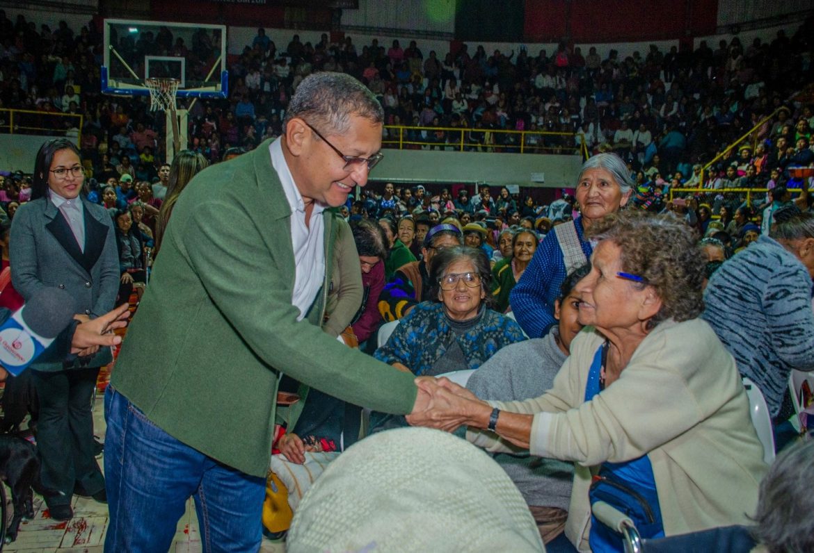 Gobernación de Tarija celebra a lo grande el Día de la Madre con una emotiva velada llena de regalos, música y gratitud
