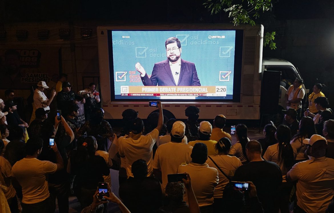 En el debate de UNITEL, Samuel propone eliminar las pensiones de los políticos