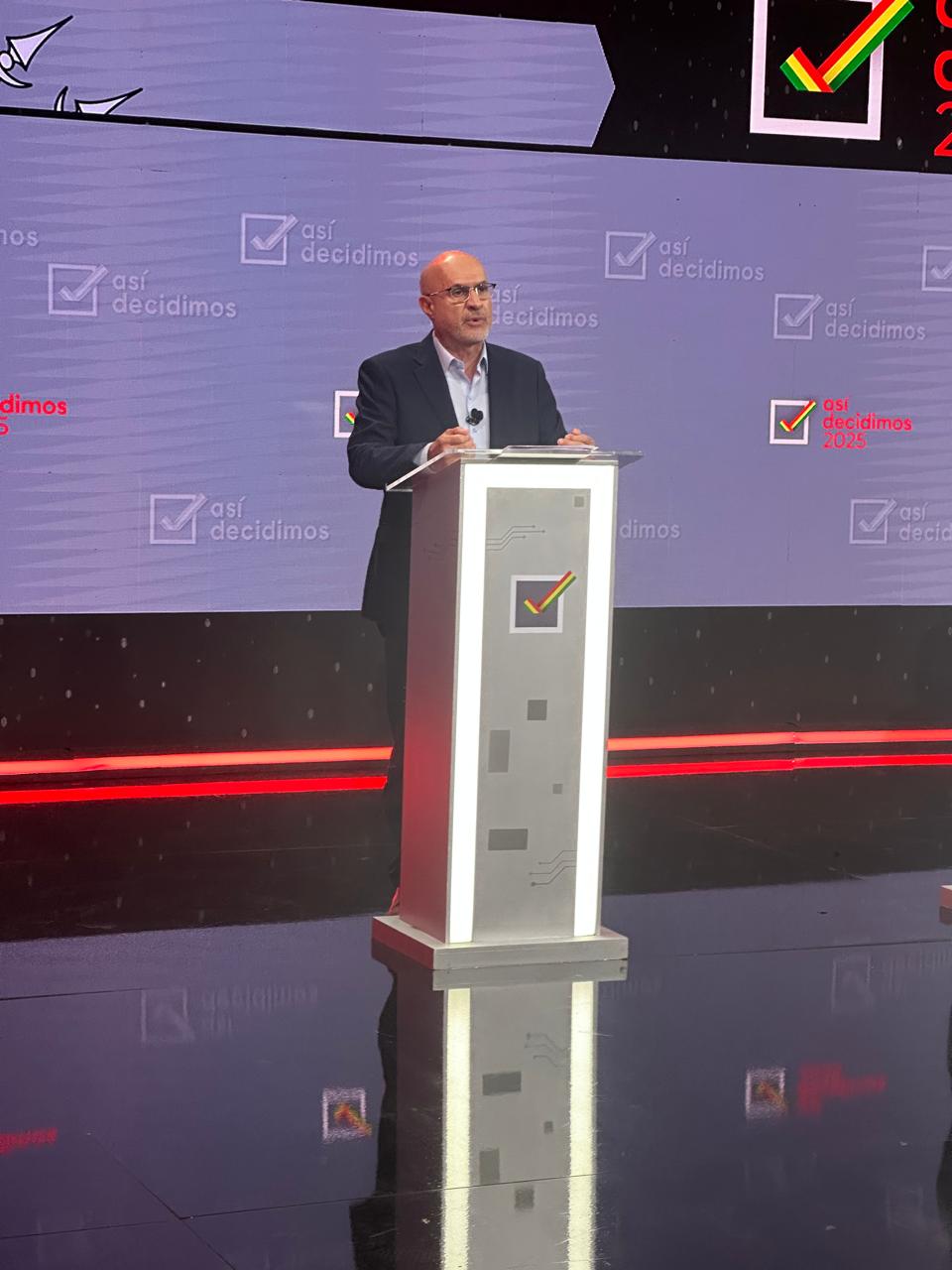 José Luis Lupo destaca con propuestas firmes y realistas en el primer debate vicepresidencial rumbo al 17 de agosto