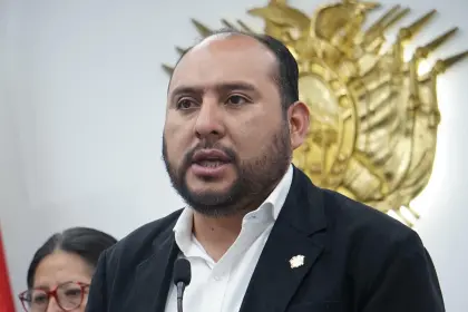 “Algunos dirigentes van a solicitar que Evo Morales abandone el trópico”, dice el ministro Ríos